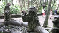 Obrzky ke strnce cestopis Indonsie: Monkey forest  na ostrov Bali - sochy