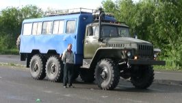 Nkladn automobil Ural pebudovn na pepravu osob