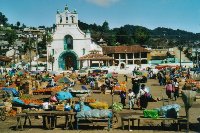 Trit ped poutnm kostelem v Chamule | Mexiko
