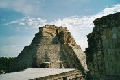 Kouzelnkova pyramida, Uxmal, Mexiko