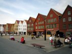 Bryggen v Bergenu je st msta s domy z 18. stolet