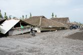 Obrázky ke stránce cestopis Indonésie: domy zasažené laharem, poblíž města Yogyakarta, ostrov Java