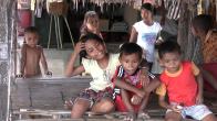 Obrázky ke stránce cestopis Indonésie, Lombok: děti ve vesnici Ekasi