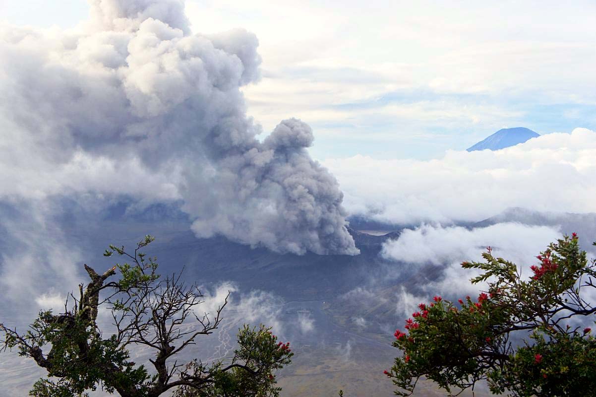 Obrzky ke strnce cestopis Indonsie: bouc sopka Mount Bromo z vyhldky na Penanjakan na ostrov Java