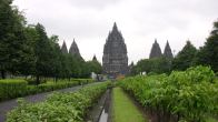 Obrázky ke stránce cestopis Indonésie, Java:  chrám Prambanan, celkový pohled