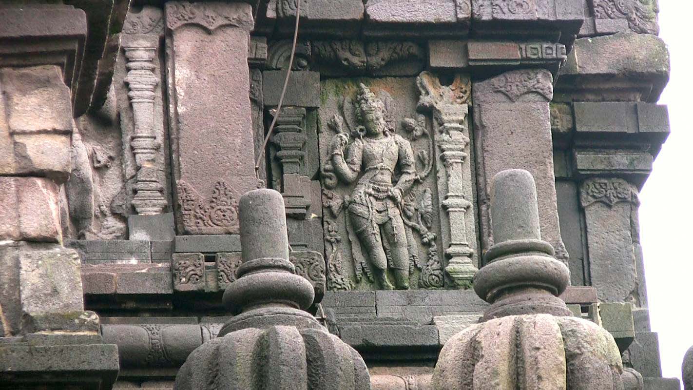 Obrzky ke strnce cestopis Indonsie, Java:  chrm Prambanan, detail vzdoby