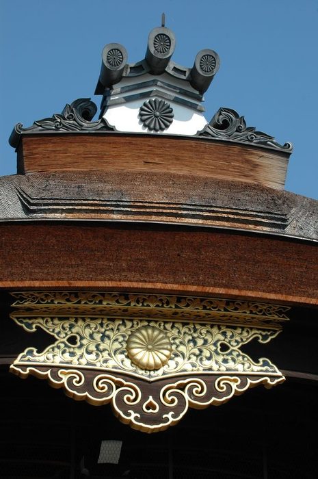 Obrzky k cestopisu Japonsko: Star krlovsk palc v Kyto - Ozdoby na ttu stechy