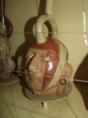 Keramika v muzeu, Trujillo, Peru