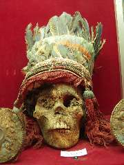Hlava mumie v Muzeu zlata, Lima, Peru