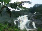 Cestopis z Madagaskaru: vodopád na hranici parku