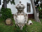 Na zahrad muzea jsou vystaveny rzn artefakty, Funchal, Madeira