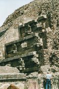 Hlavy opeenho hada, Teotihuacn, Mexiko
