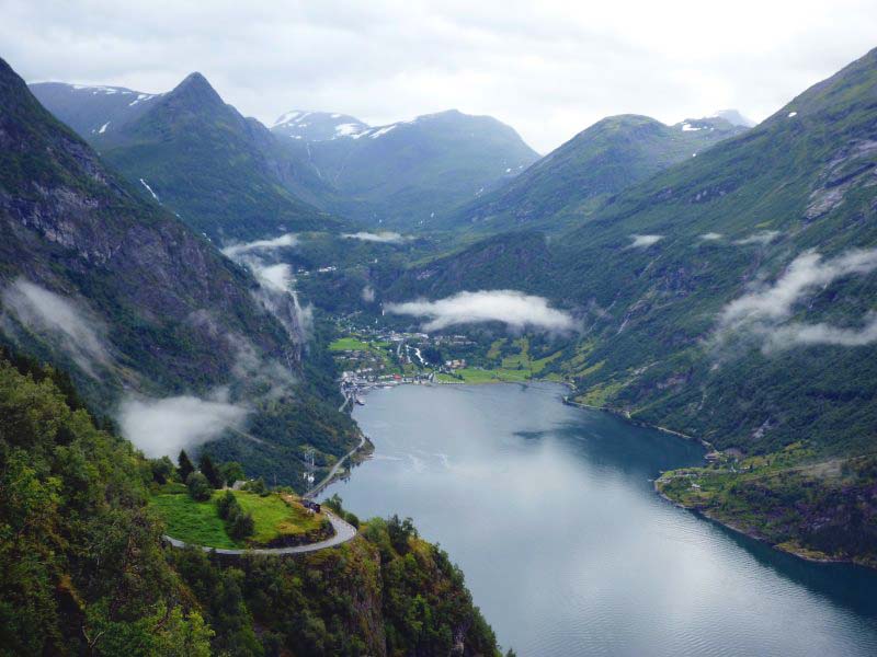 Obrzky k cestopisu Norsko: vyhldka na Geriangerfjord