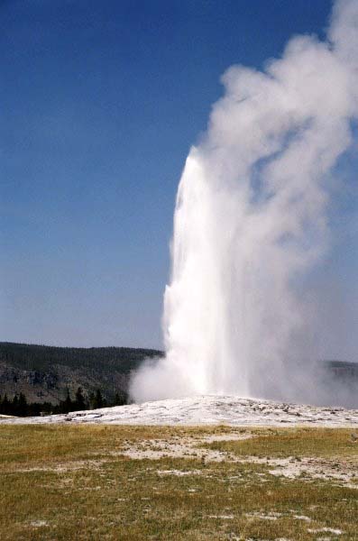 Obrzky k fotocestopisu parky zpadu Spojench Stt Americkch - Yellowstone - Gejzr Old Faithful